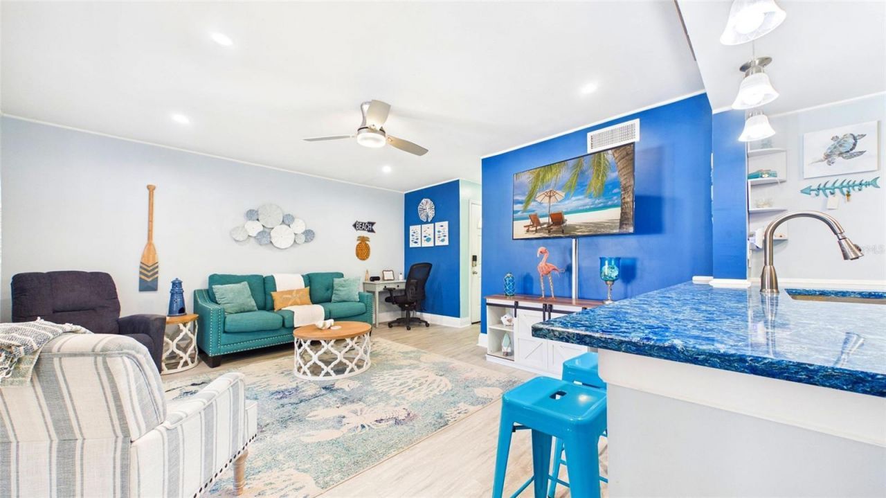 3675 41st Way S, Unit K, Saint Petersburg, FL 33711 Photo