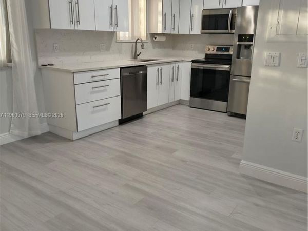 2250 NW 78th Ave, Unit 201, Pembroke Pines, FL 33024