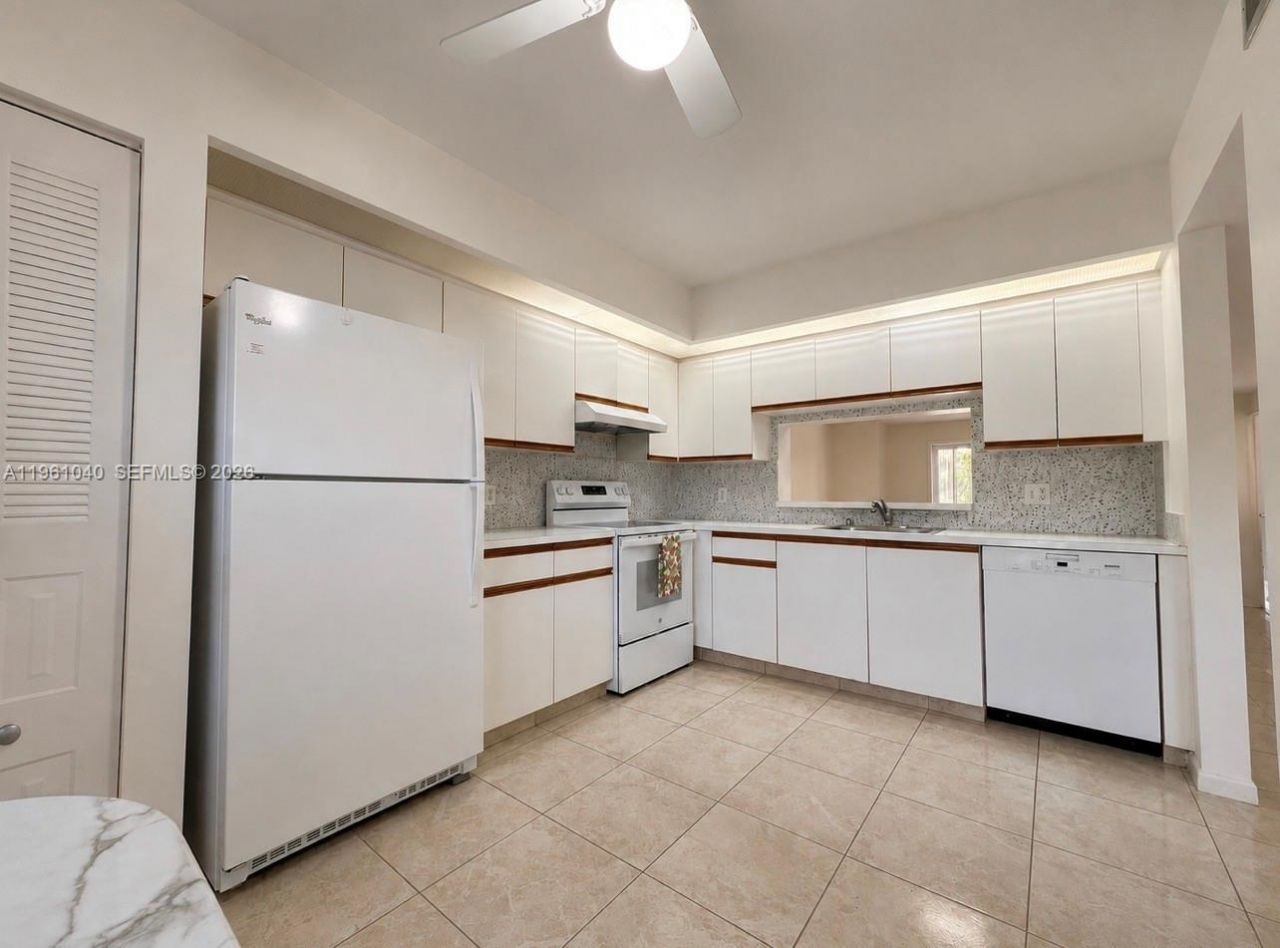 100 SW 130th Ter, Unit 109C, Pembroke Pines, FL 33027 Photo
