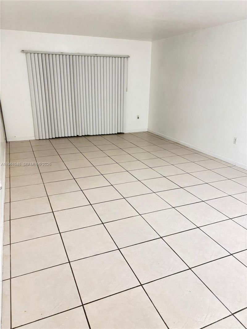 7430 SW 82nd St, Unit D103, Miami, FL 33143 Photo