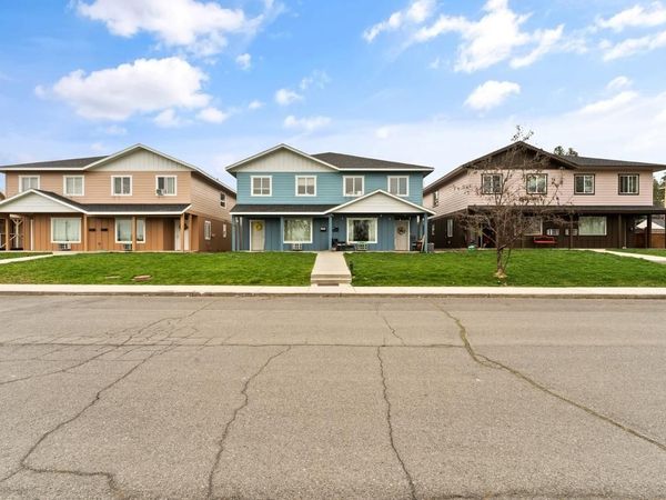 308-318 W 3rd St, Cheney, WA 99004