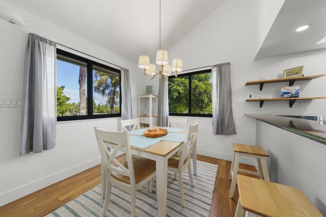 984 Greenwood Ct S, Sanibel, FL 33957 Photo