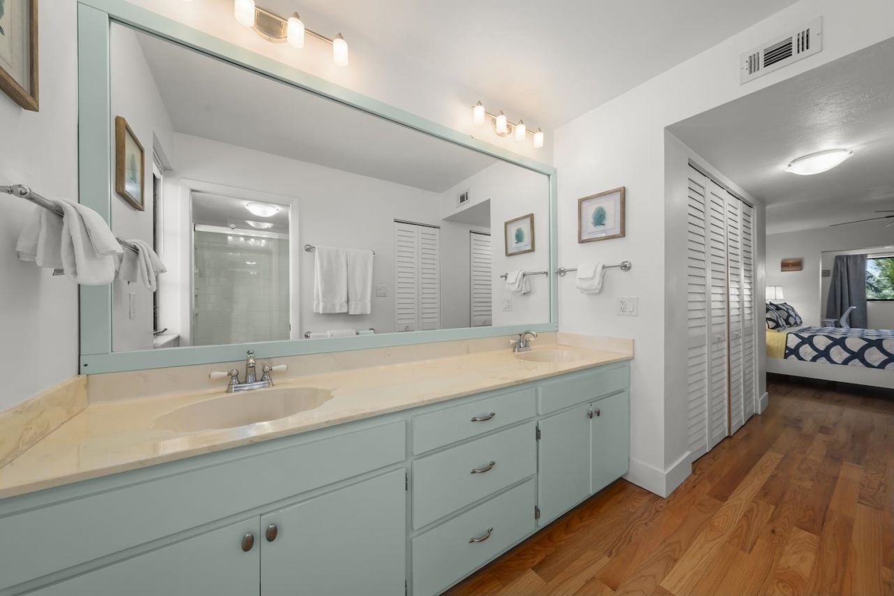 984 Greenwood Ct S, Sanibel, FL 33957 Photo