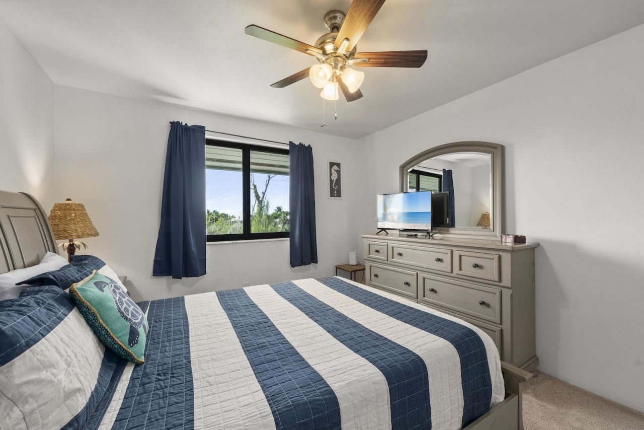 984 Greenwood Ct S, Sanibel, FL 33957 Photo