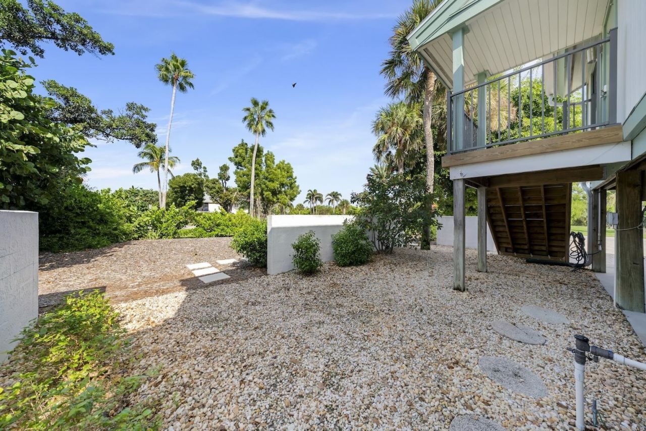 984 Greenwood Ct S, Sanibel, FL 33957 Photo