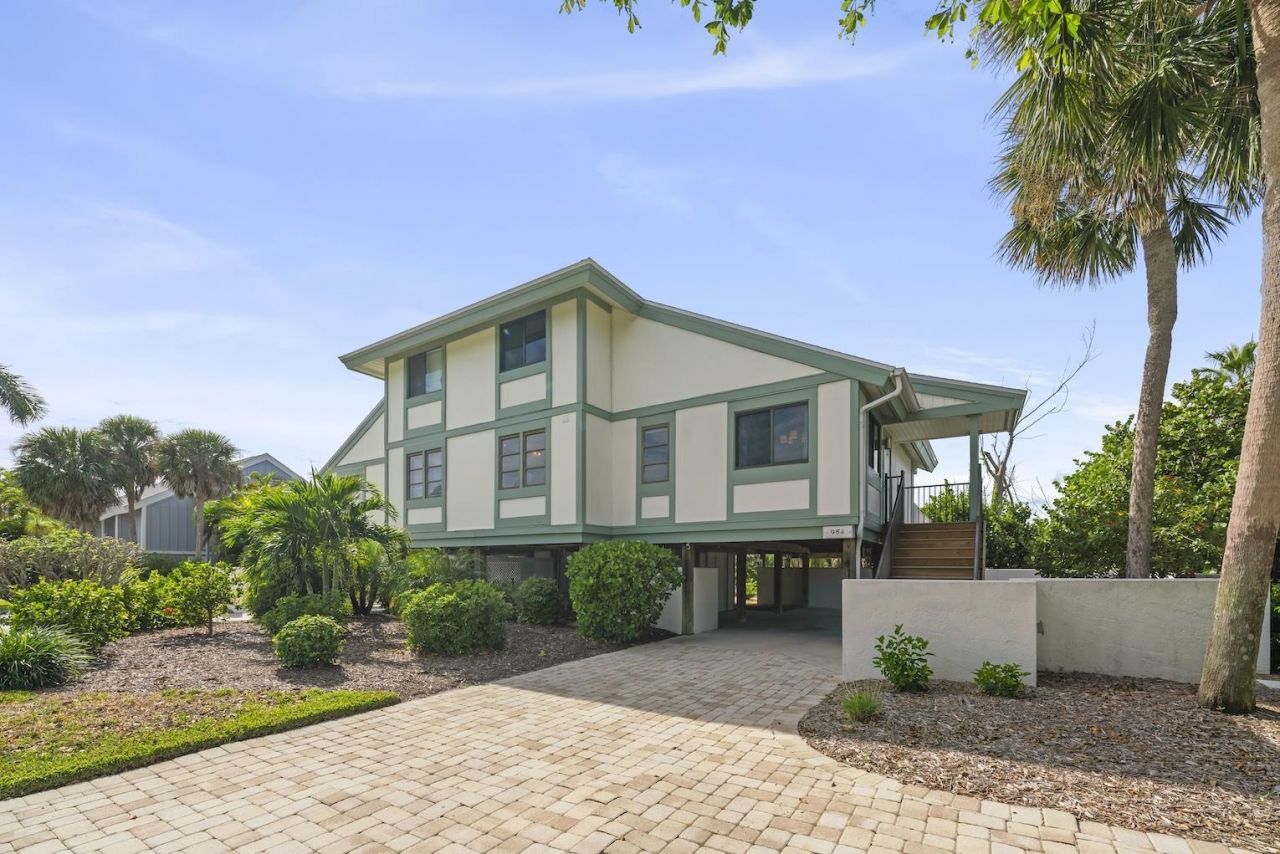 984 Greenwood Ct S, Sanibel, FL 33957 Photo