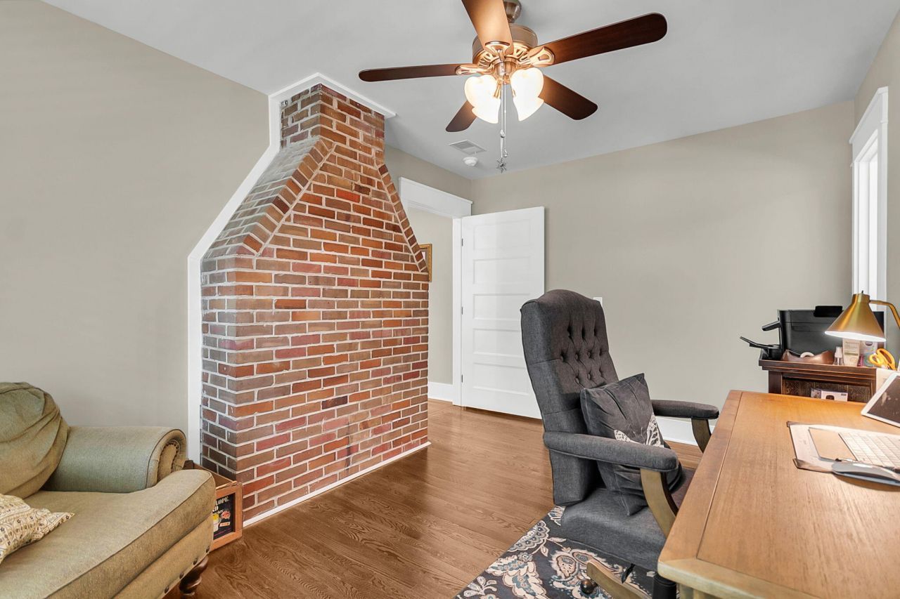 211 E Richardson Avenue Photo 12