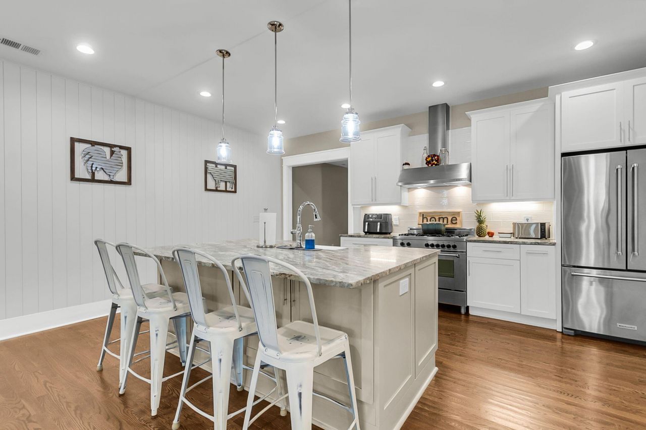 211 E Richardson Avenue Photo 18