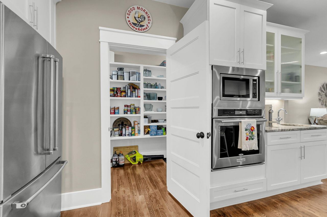 211 E Richardson Avenue Photo 19