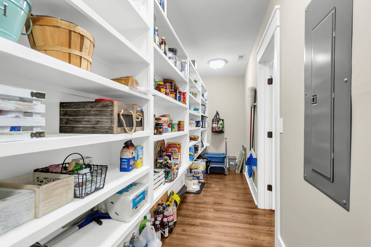 211 E Richardson Avenue Photo 22