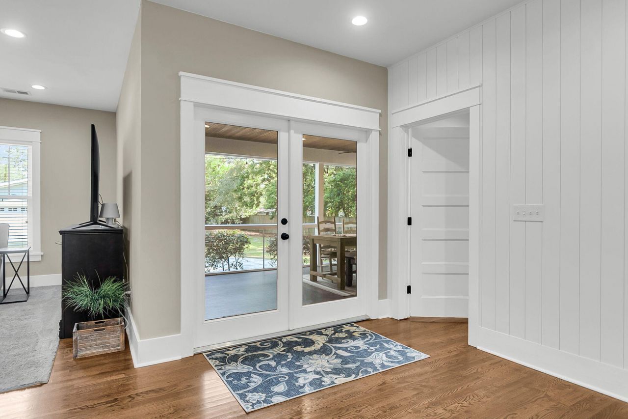 211 E Richardson Avenue Photo 27