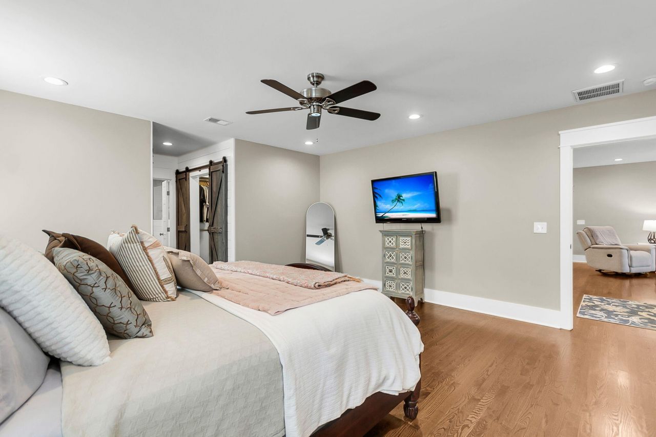 211 E Richardson Avenue Photo 29