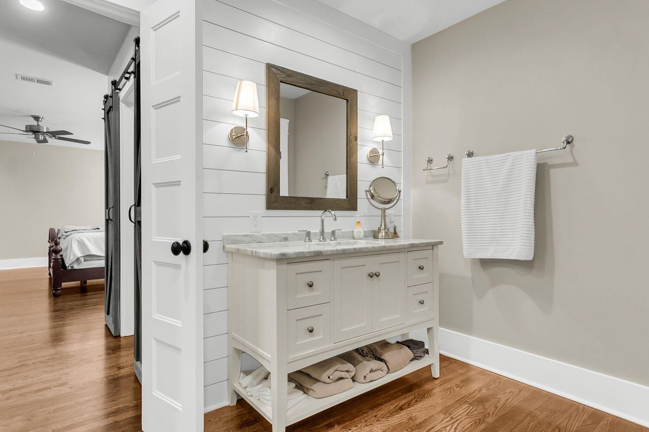 211 E Richardson Avenue Photo 36