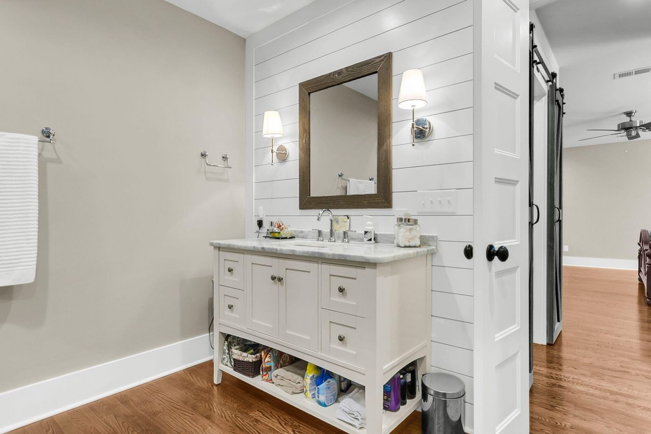 211 E Richardson Avenue Photo 37