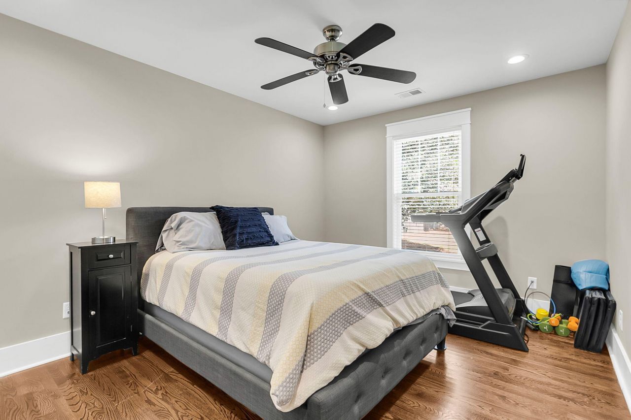 211 E Richardson Avenue Photo 40