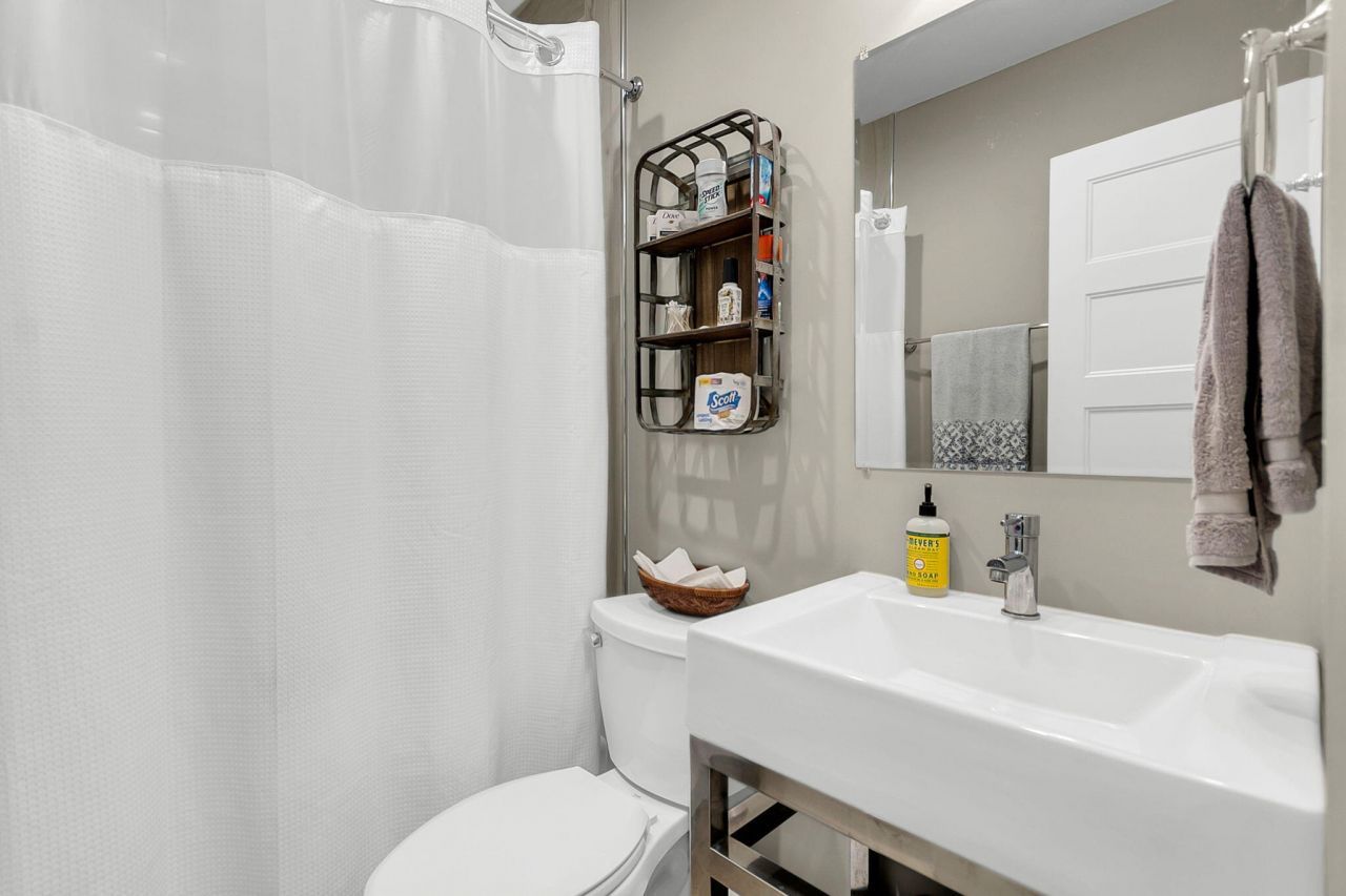 211 E Richardson Avenue Photo 41