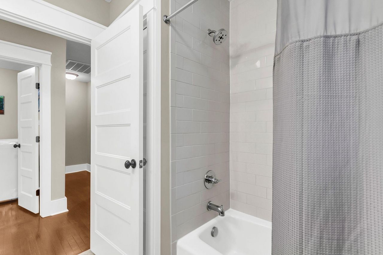 211 E Richardson Avenue Photo 44