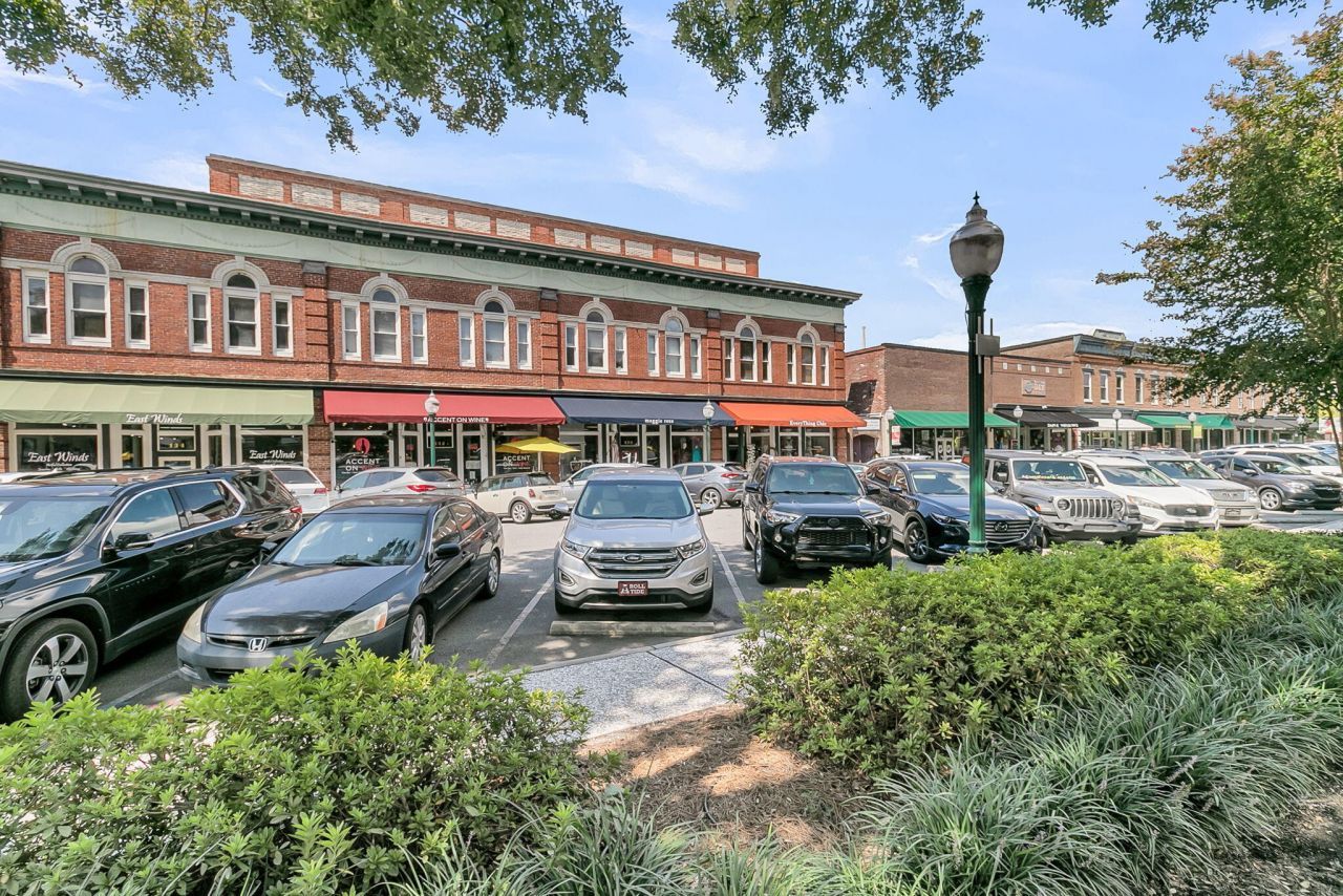 211 E Richardson Avenue Photo 65