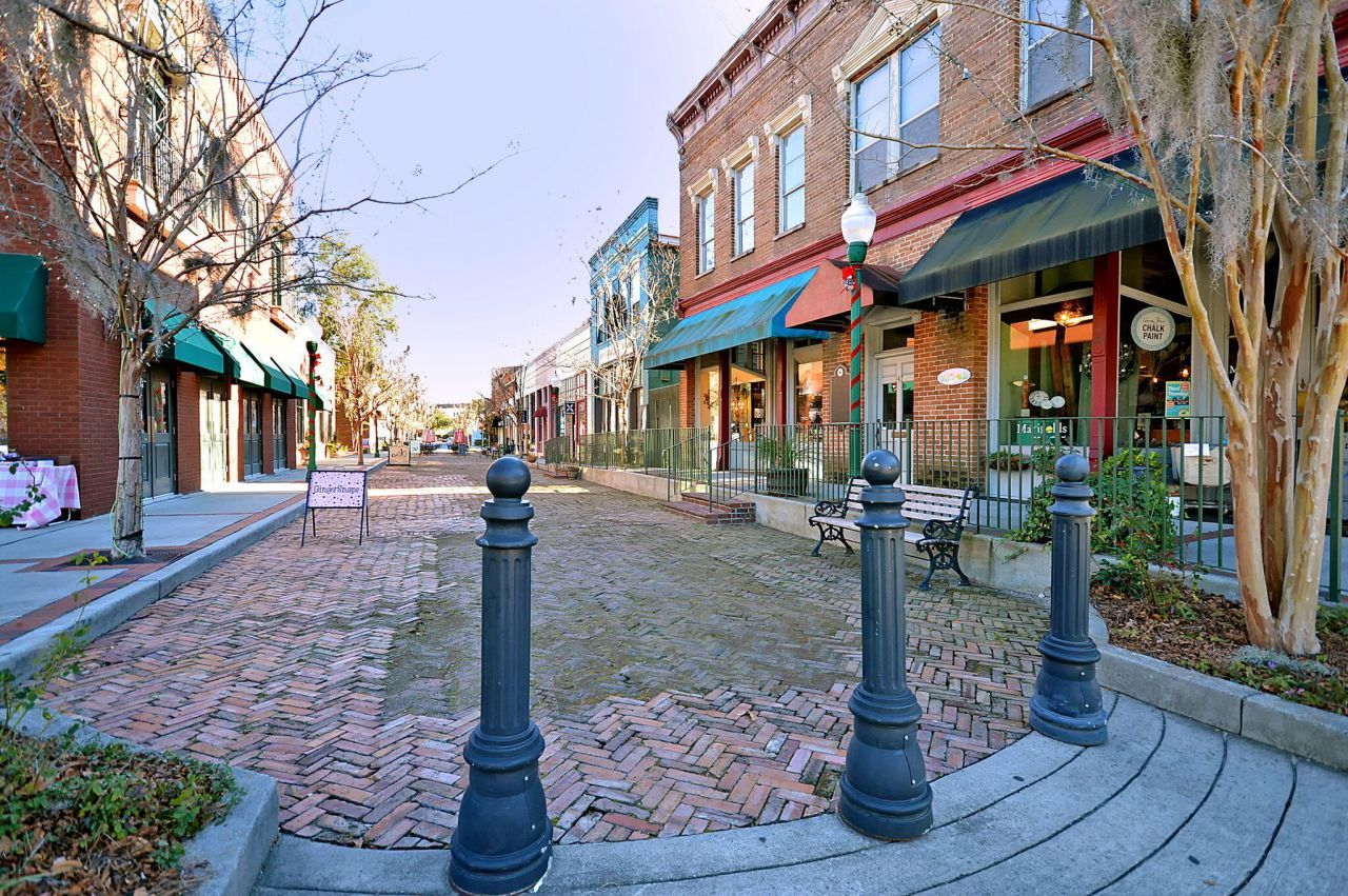 211 E Richardson Avenue Photo 70