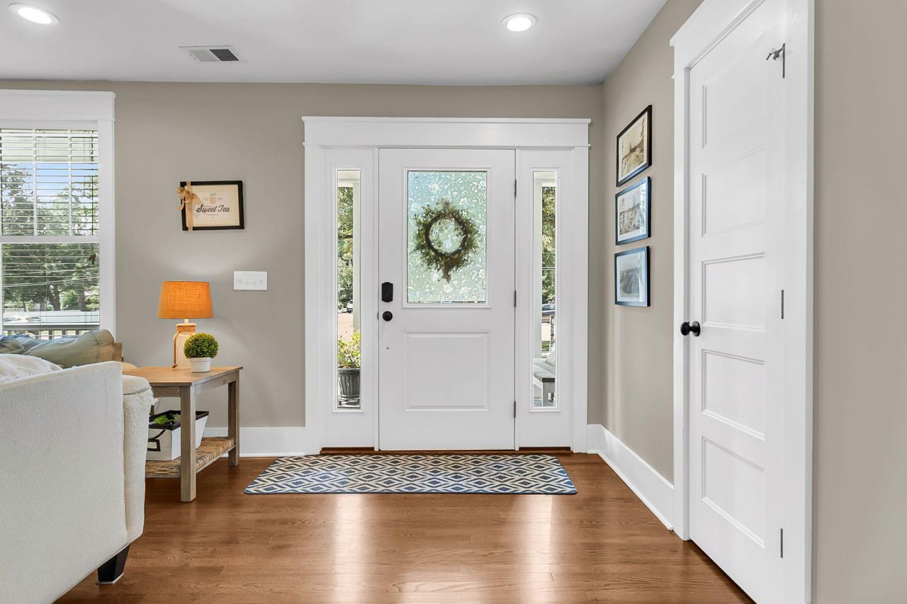 211 E Richardson Avenue Photo 8