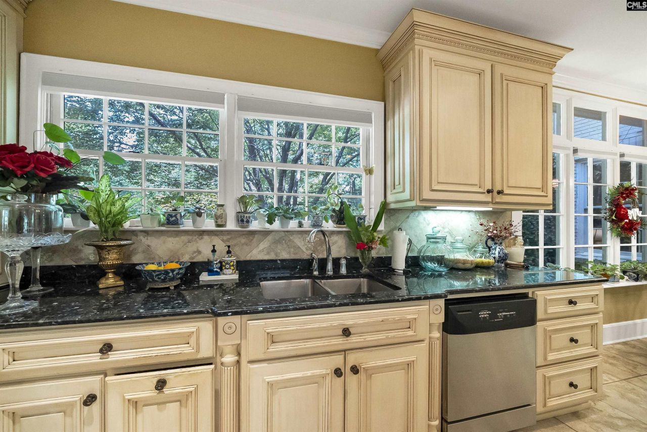 121 Saluda Avenue  Photo 34