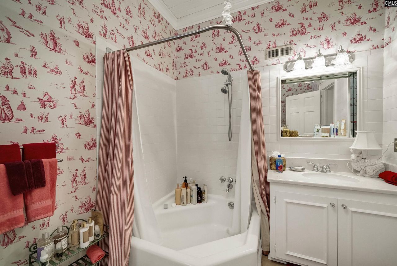 121 Saluda Avenue  Photo 74