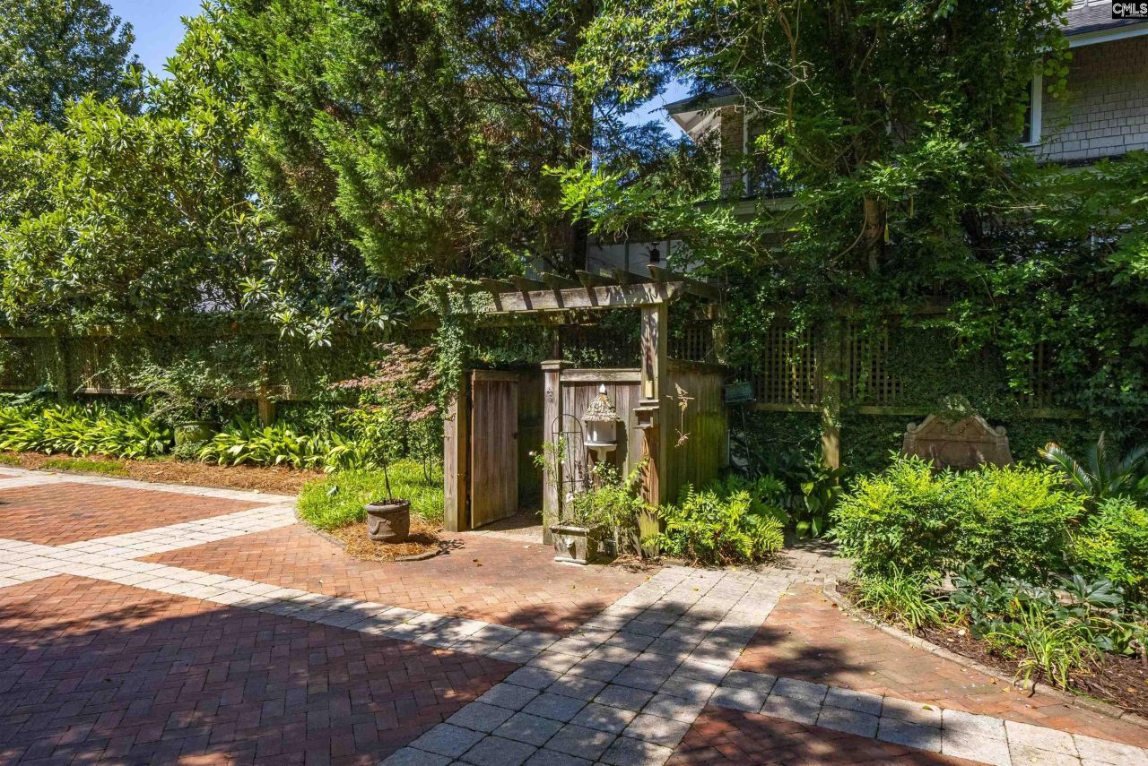 121 Saluda Avenue  Photo 87