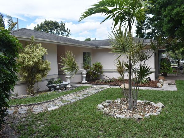465 NW 20th Avenue, Pompano Beach, FL 33069