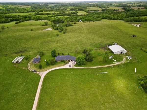12087 U Road, Hoyt, KS 66440