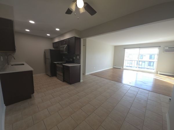 1667 KIOWA Circle, Unit 204, Naperville, IL 60565