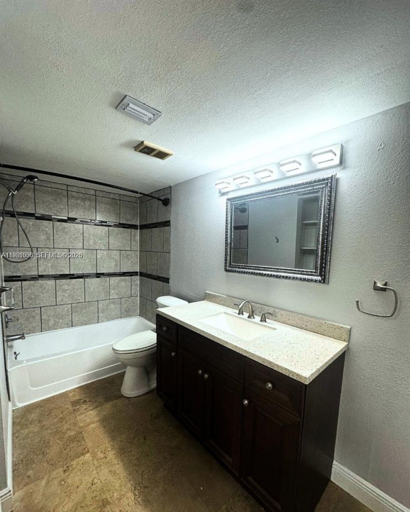 12760 Vista Isles Dr, Unit 715, Sunrise, FL 33325 Photo