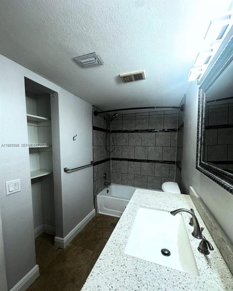 12760 Vista Isles Dr, Unit 715, Sunrise, FL 33325 Photo