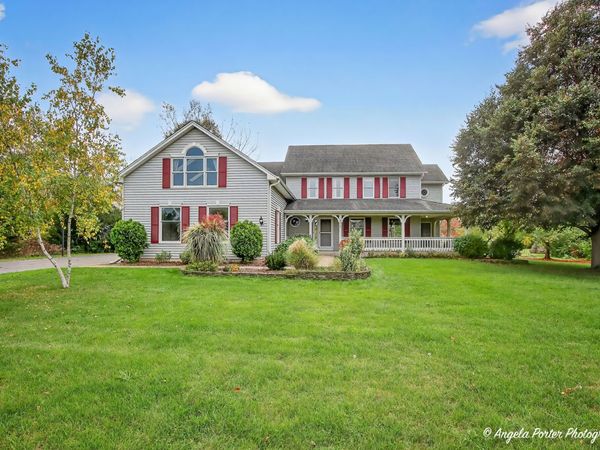 2215 Crystal Circle, Crystal Lake, IL 60012