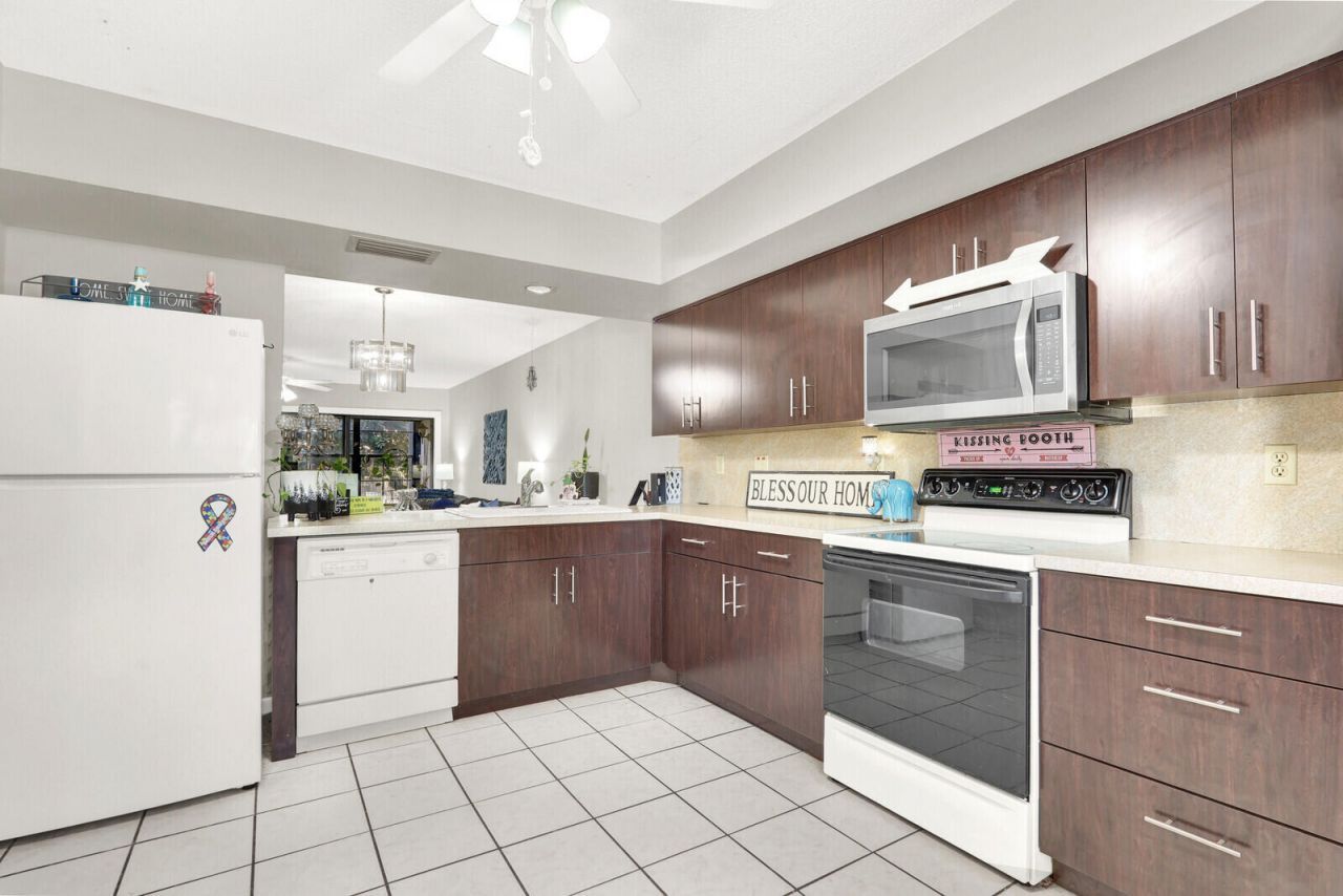 1811 SW Palm City Road, Unit A301, Stuart, FL 34994 Photo