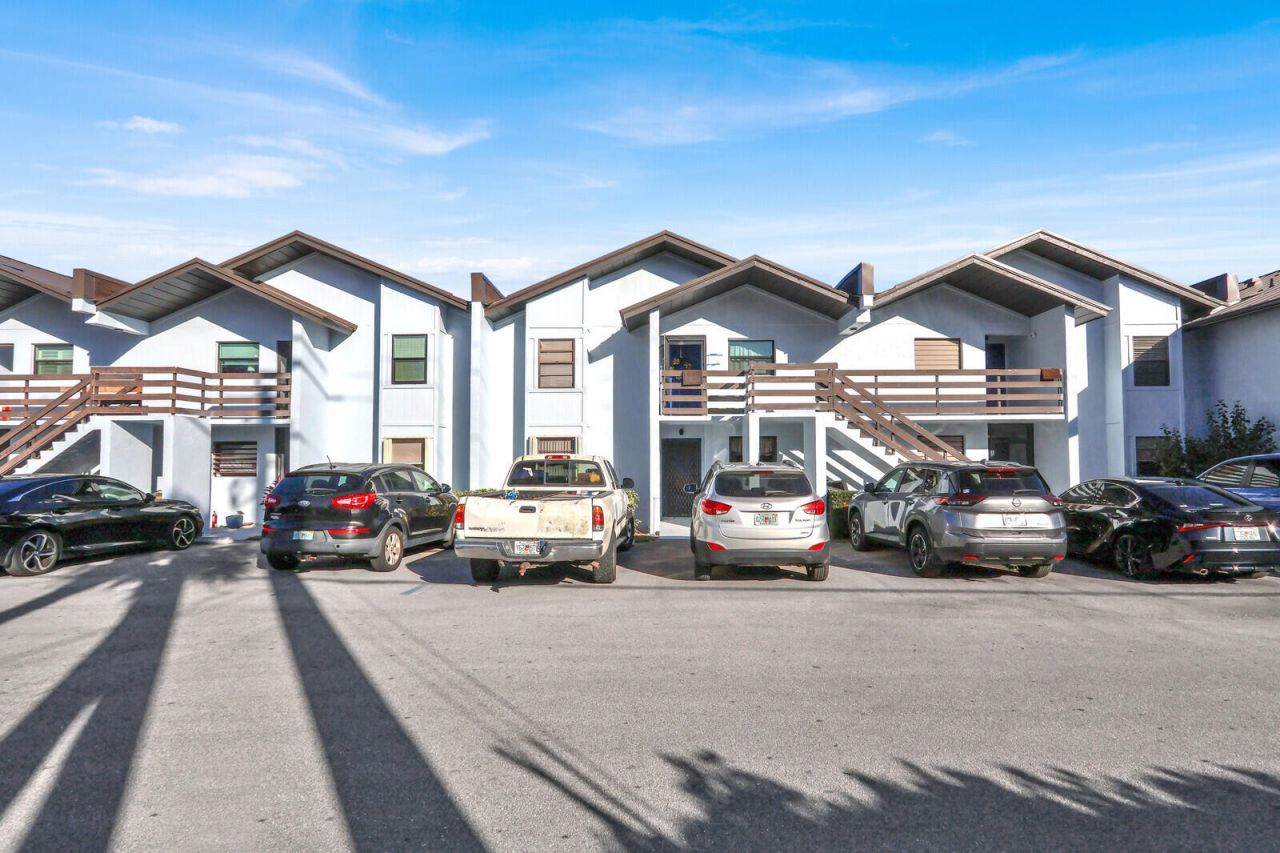 1811 SW Palm City Road, Unit A301, Stuart, FL 34994 Photo