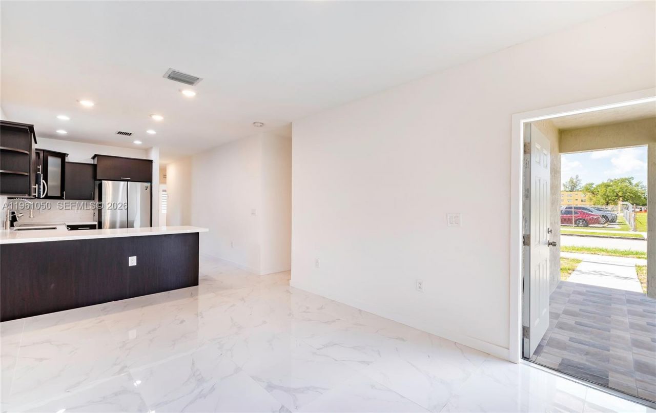 4803 NW 23rd Ave, Miami, FL 33142 Photo