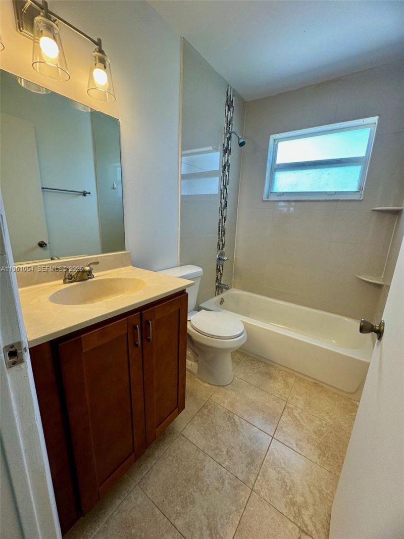 15430 NW 12th Ct, Pembroke Pines, FL 33028 Photo