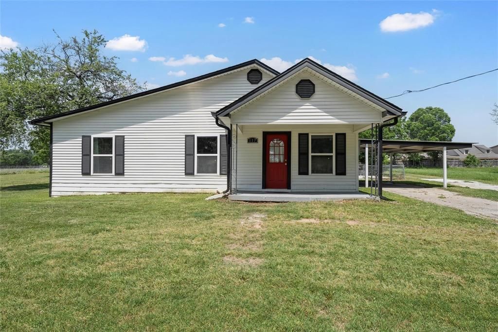 117 W Craven Avenue, Lacy Lakeview, TX 76705 Main Photo