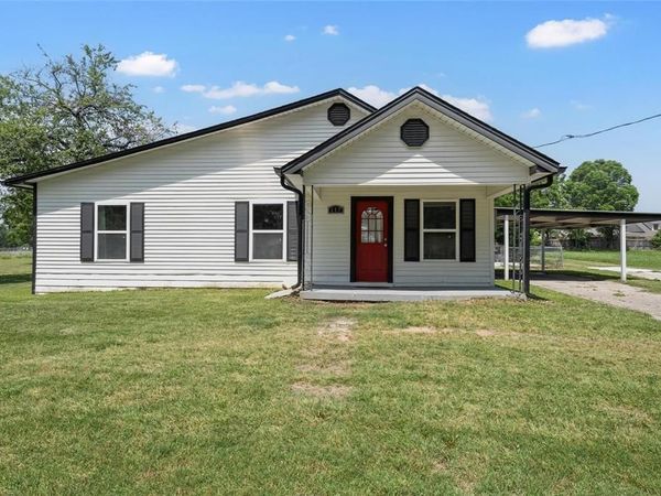 117 W Craven Avenue, Lacy Lakeview, TX 76705