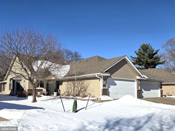 2613 Rosetown Court, Roseville, MN 55113