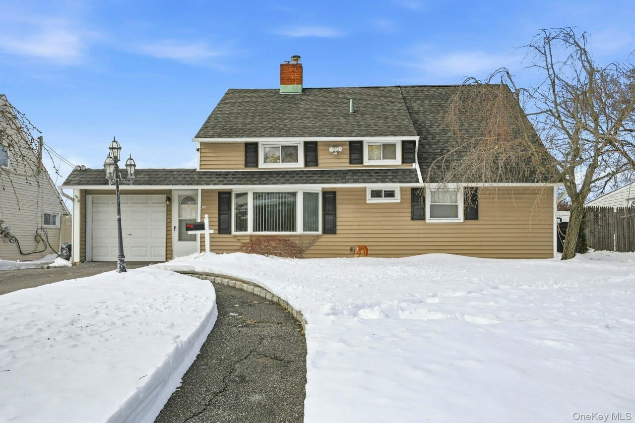 23 Elm Drive W, Levittown, NY 11756 Main Photo