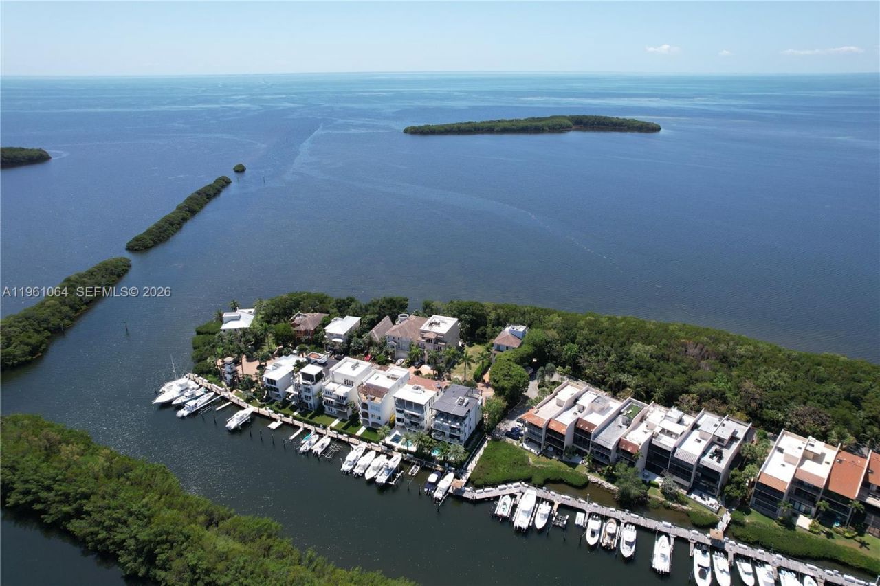 6200 SW 152nd St, Palmetto Bay, FL 33157 Photo