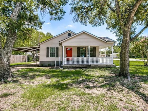 500 N Pine Street, Roanoke, TX 76262