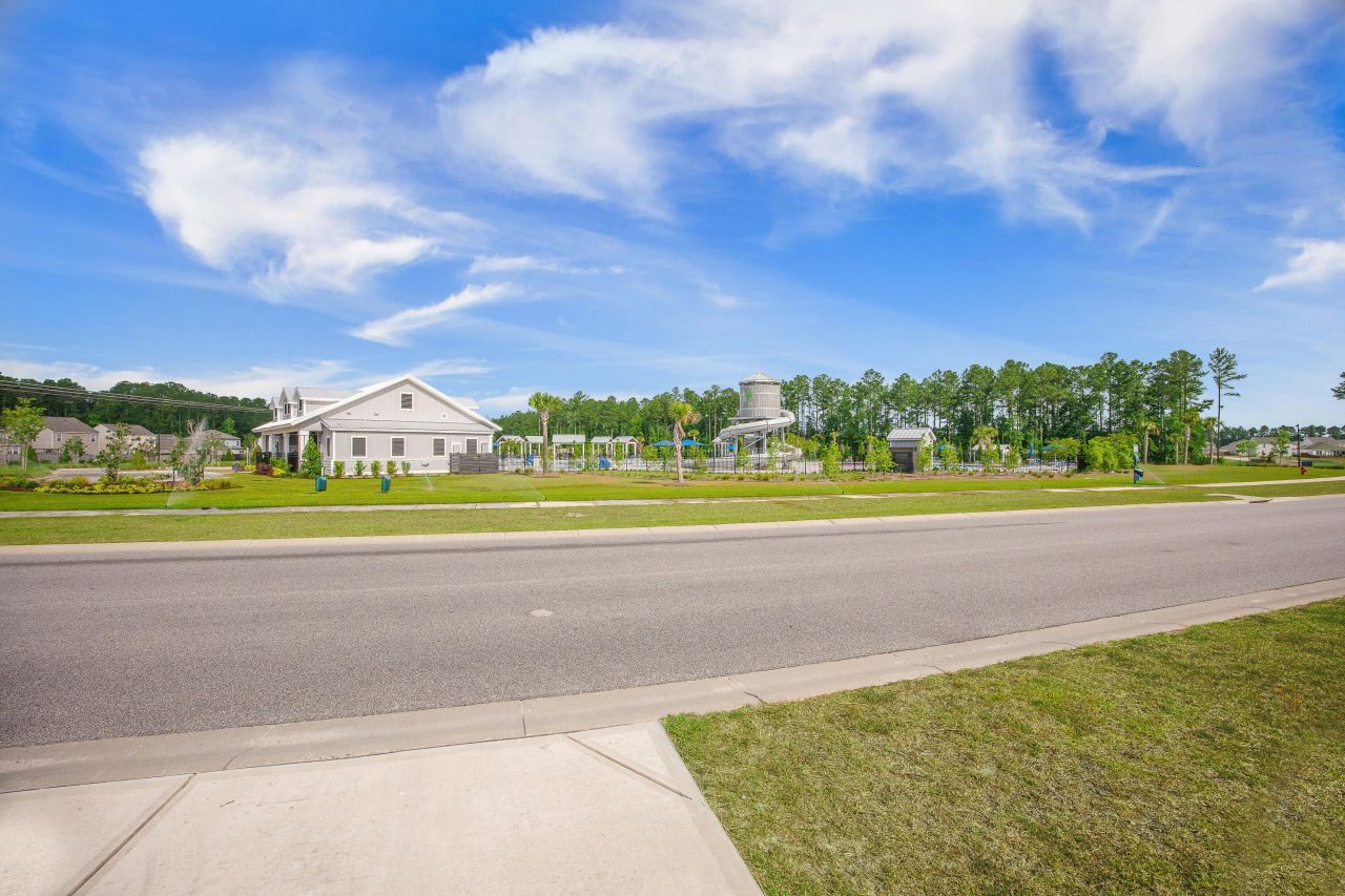 364 Lake Ridge Boulevard Photo 4