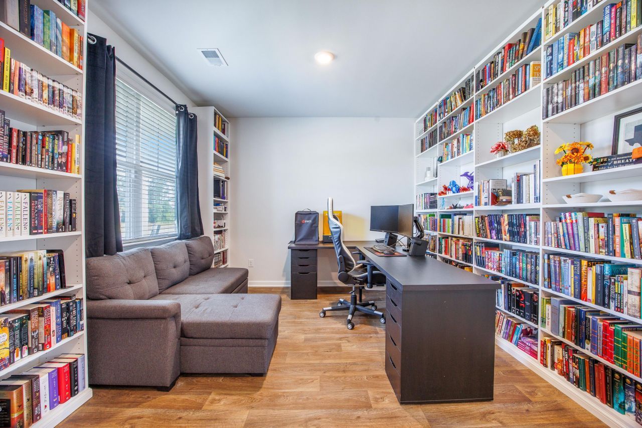 364 Lake Ridge Boulevard Photo 6