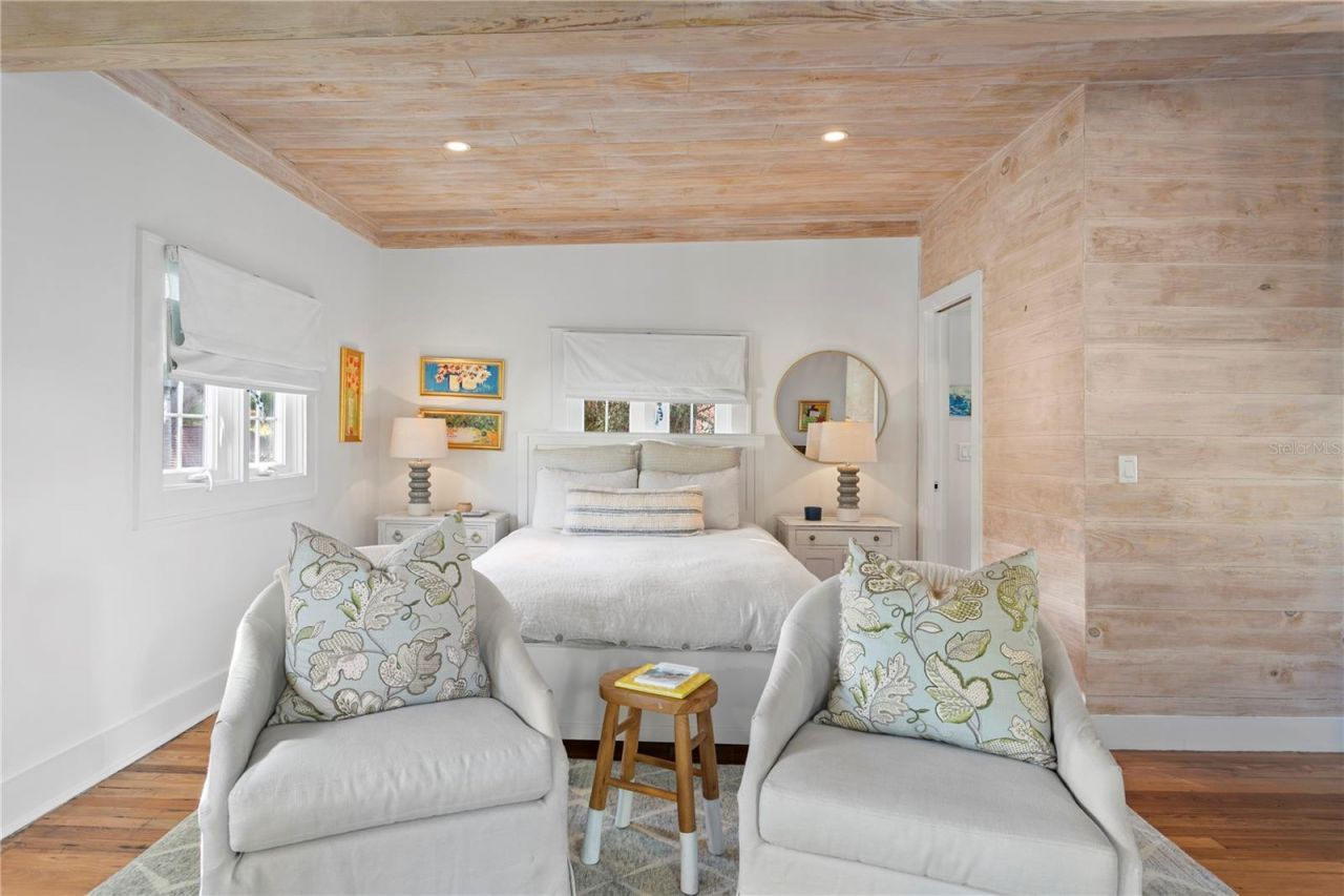 936 17th Avenue Ne, Saint Petersburg, FL 33704 Photo