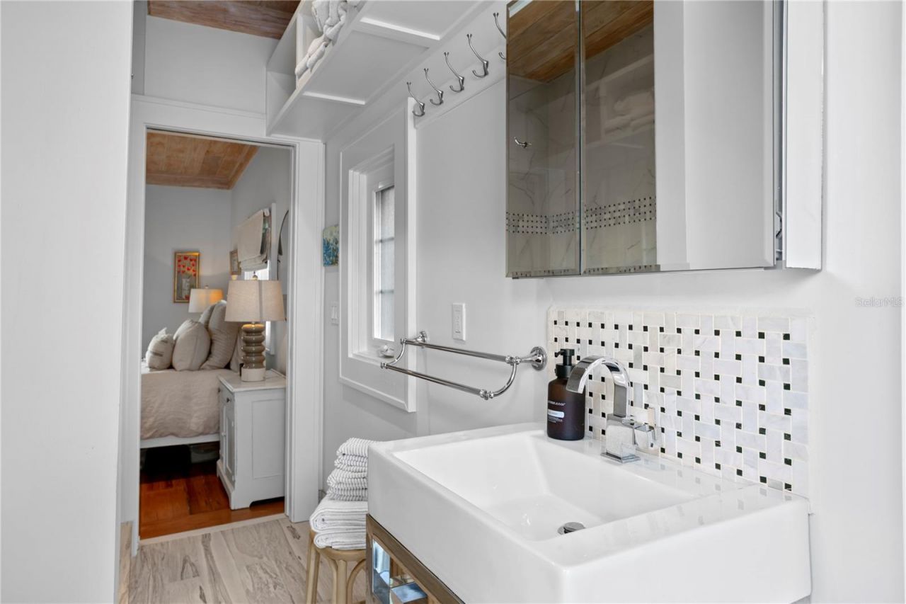 936 17th Avenue Ne, Saint Petersburg, FL 33704 Photo