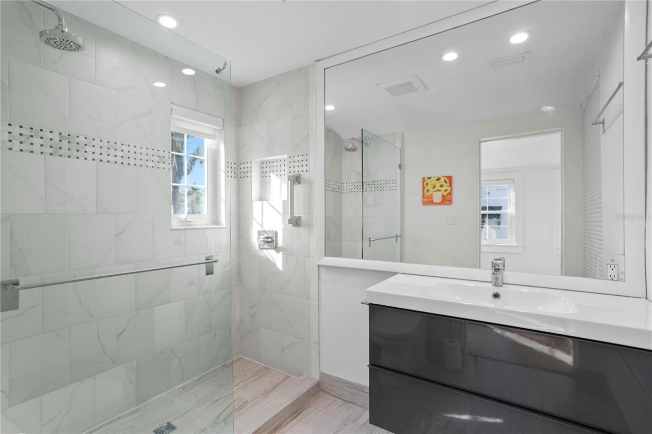 936 17th Avenue Ne, Saint Petersburg, FL 33704 Photo