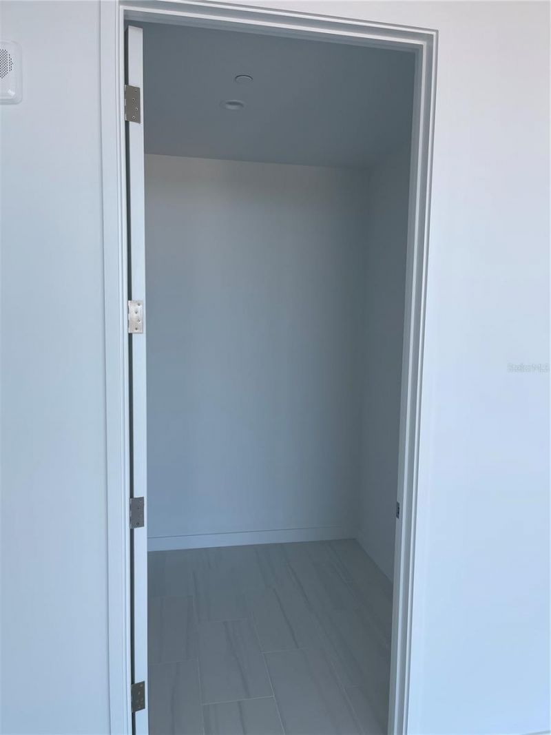 400 Central Ave, Unit 2708, Saint Petersburg, FL 33701 Photo