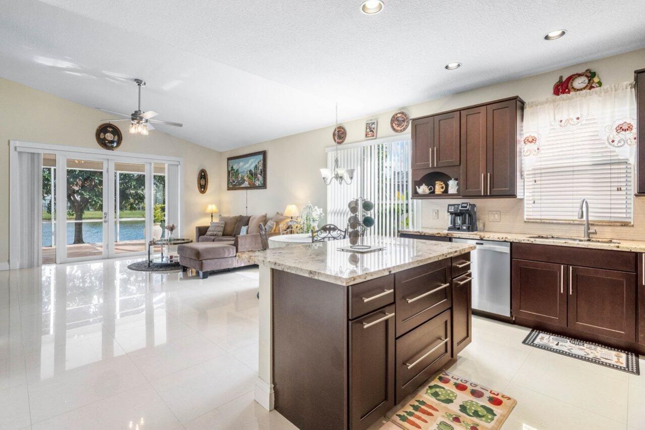 21196 Via Ventura, Boca Raton, FL 33433 Photo